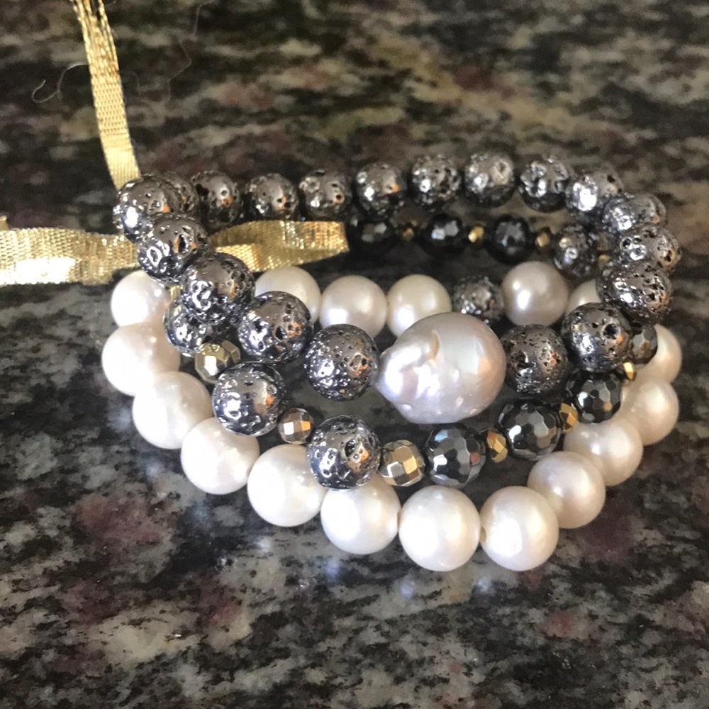 Set of 3 bracelets pearl, lava, hematite